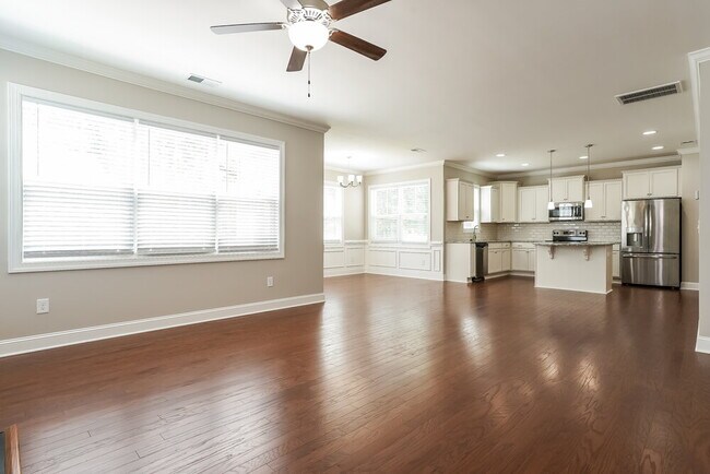 Building Photo - 271 Grey Hawk Dr