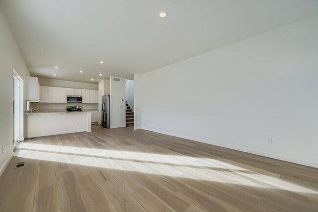 Building Photo - 253 Kobe Ln