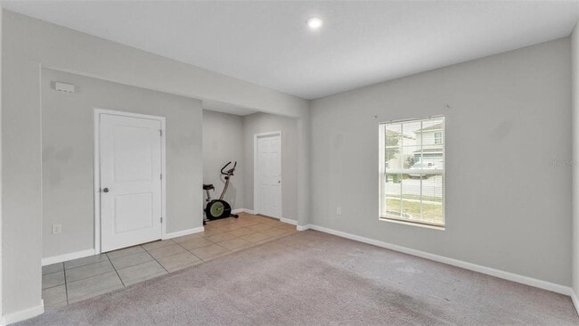 Building Photo - 1450 Haines Dr