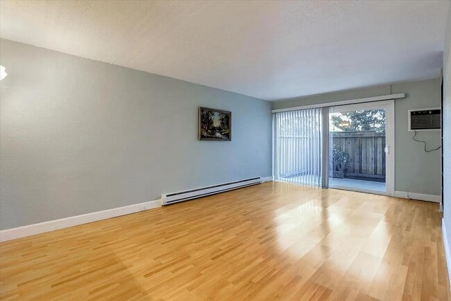 Building Photo - 1700 Civic Center Dr