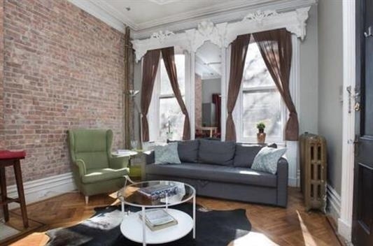 Primary Photo - 154 Mercer St