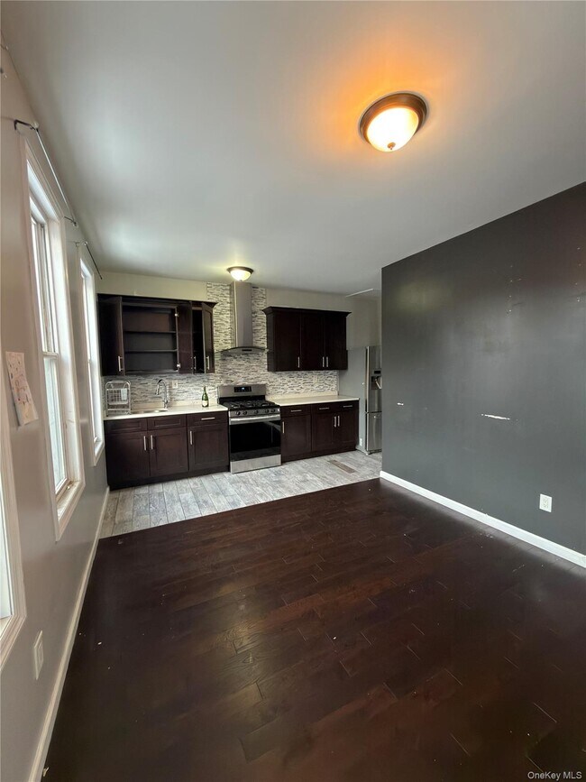 Foto del edificio - 31-45 84th St