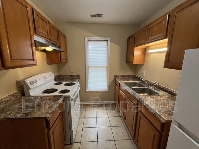 Photo - 2532 S Roxboro St Apartment