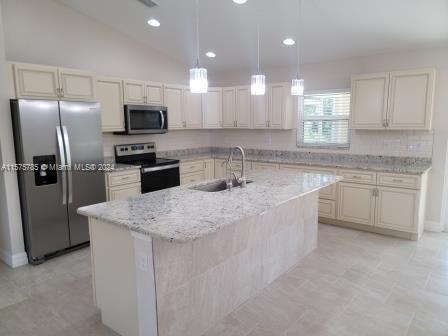 Building Photo - 3964 Lovering Ave