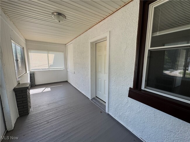Building Photo - 710 McKinley Ave