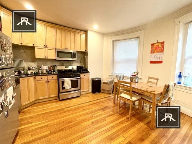 4 bedroom in Brookline MA 02446 - 4 bedroom in Brookline MA 02446 Apartment