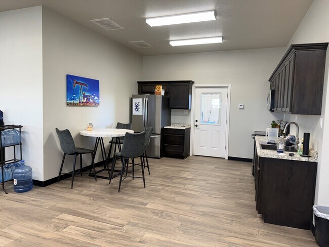 Foto del edificio - 2107 W 83rd St