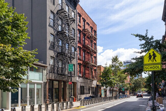 Building Photo - 166 Suffolk St