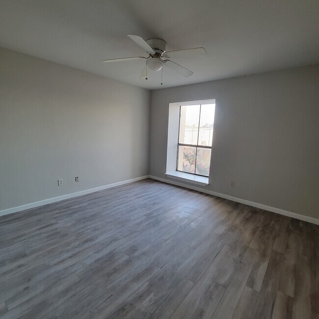 Building Photo - 11460 Audelia Rd