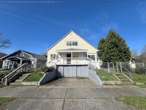 Building Photo - 323 15th Ave