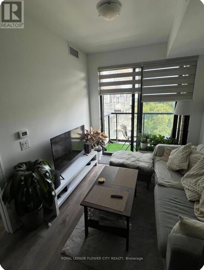 Photo du bâtiment - 86 Dundas St E