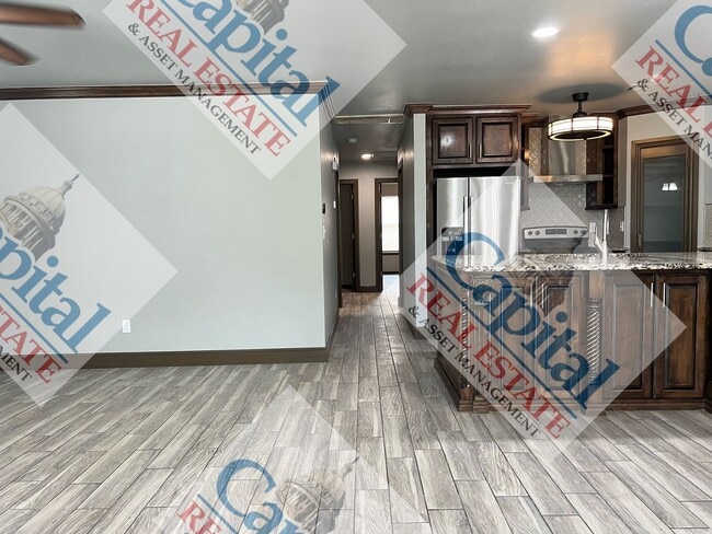 Foto del edificio - Move in Special