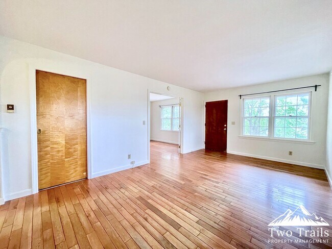 Foto del edificio - CHARMING 2/1.5 NEAR DOWNTOWN - WALKING DISTANCE TO PARDEE