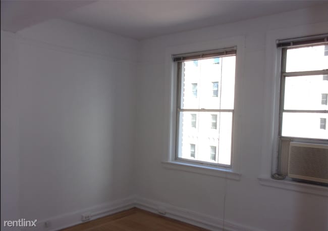 Building Photo - 150 E 59th St