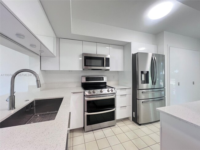 Building Photo - 7852 NW 7th Ct