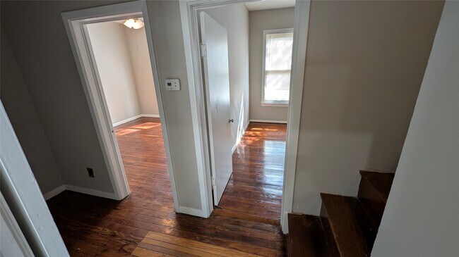 Building Photo - 412 Cordell St