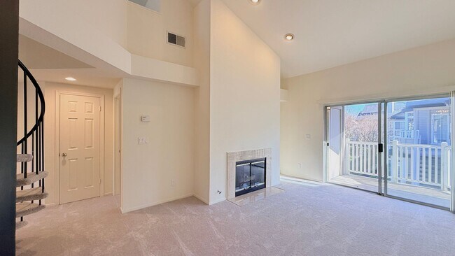 Building Photo - Charming 2BD/2BA + Loft, Upper Unit Condo in Alamo- Available NOW!