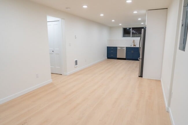 Building Photo - 4015 SW Thistle St