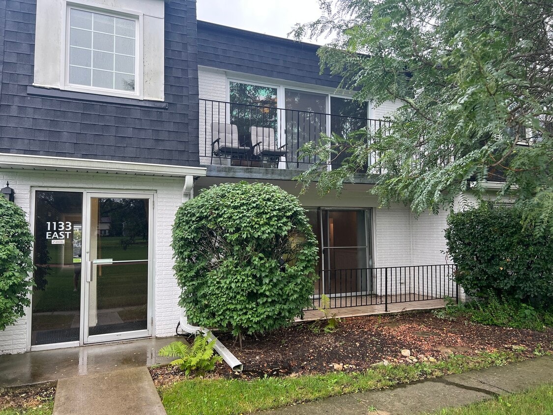 Primary Photo - 1133 Royal St George Dr