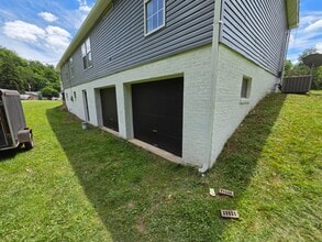 Building Photo - 120 Blythe Rd