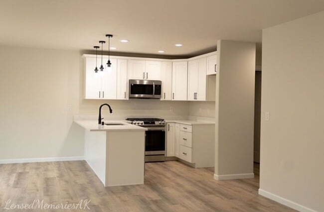 Building Photo - Brand New Duplex with upgraded finishes th...