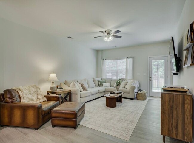 Foto del edificio - 6377 Ashton Park Dr