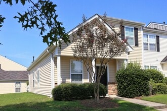 Building Photo - 915 Cinnamon Dr
