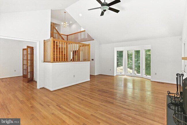 Foto del edificio - 12624 Golden Oak Dr