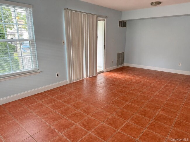 Building Photo - 161 Fairview Cir