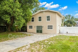 Building Photo - 305 E Hanna Ave