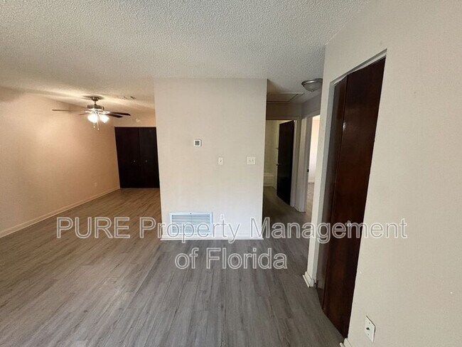 Foto del edificio - 2040 SE 40th Street Rd