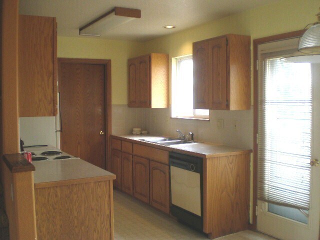Foto del edificio - One Bedroom, One Bath Town Home with Spaci...