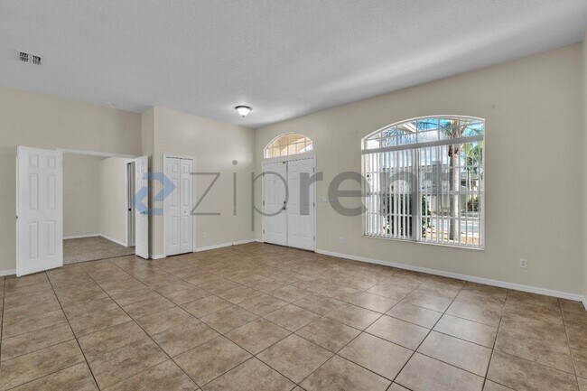 Foto del edificio - 2012 Dumont Dr