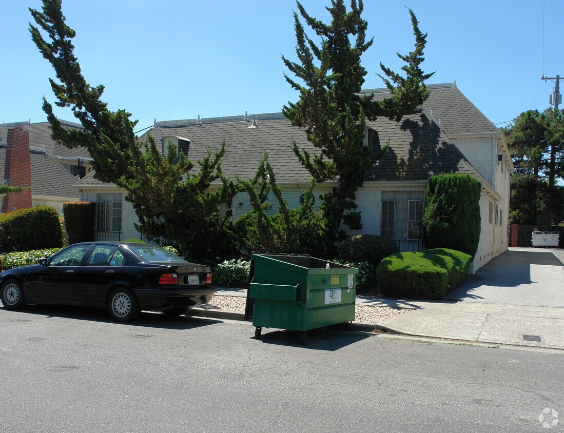 Foto del edificio - 1513 Brookvale Dr
