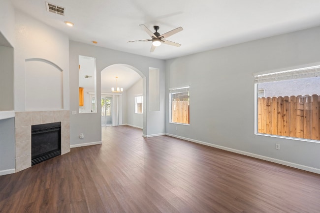 Foto del edificio - 8277 Lake Willow Way