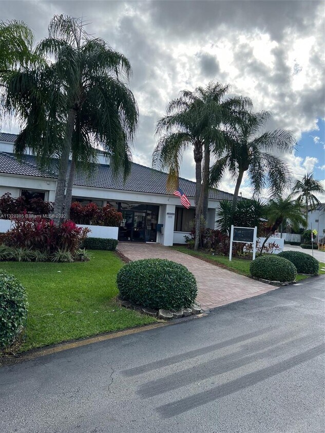 Foto del edificio - 202 NE 211th Ter