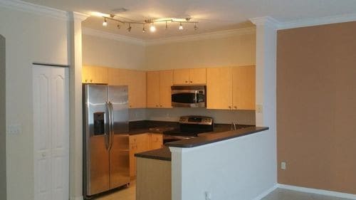 Building Photo - 6095 Seminole Gardens Cir