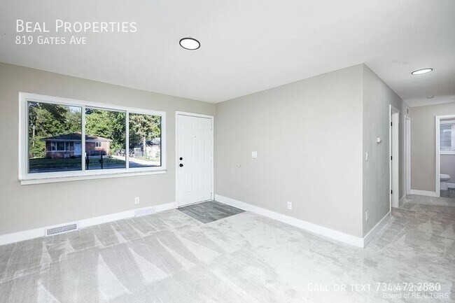 Foto del edificio - 819 Gates Ave