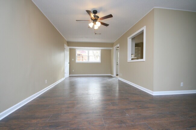 Foto del edificio - 4015 Apollo Dr SW