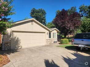 Building Photo - 2585 Greenwood Ln