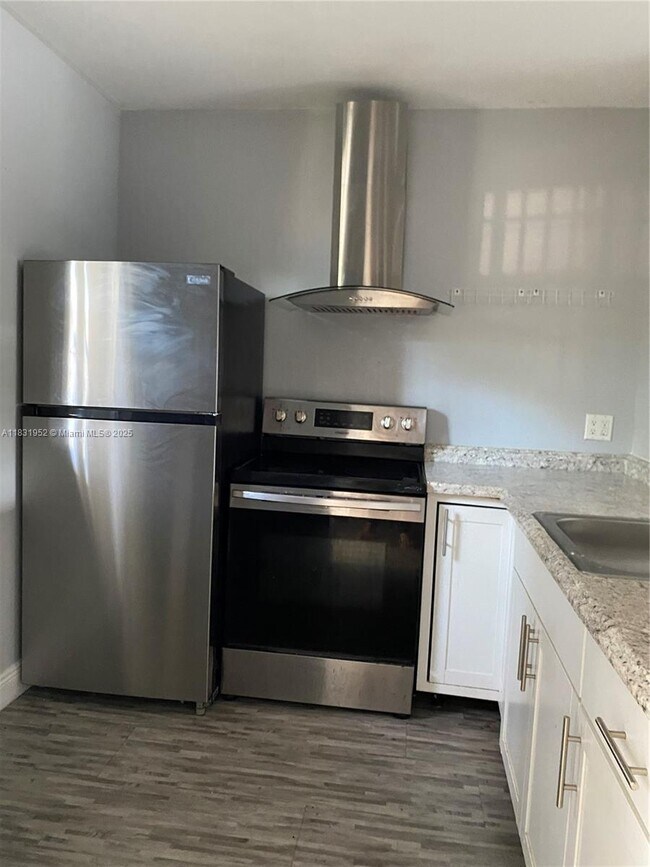Foto del edificio - 5102 NW 36th St