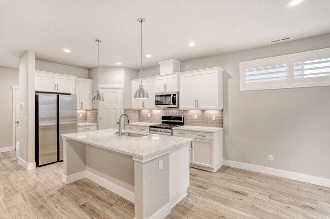 Foto del edificio - A must-see home in Beaverton where style, location, and lifestyle come together