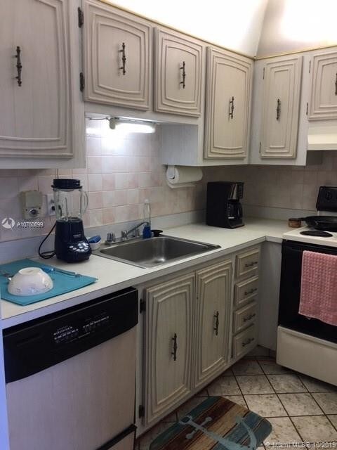 Foto del edificio - 2861 Somerset Dr