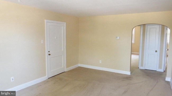 Building Photo - 116 Fairfield Ln