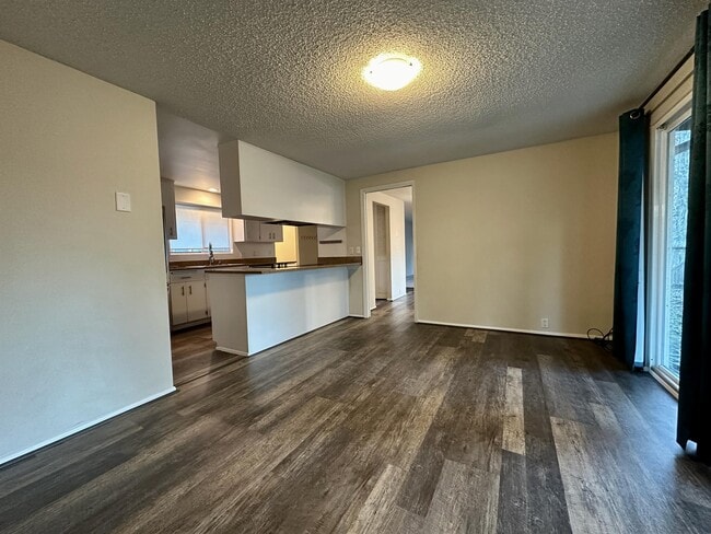 Foto del edificio - 1812 Brittany St