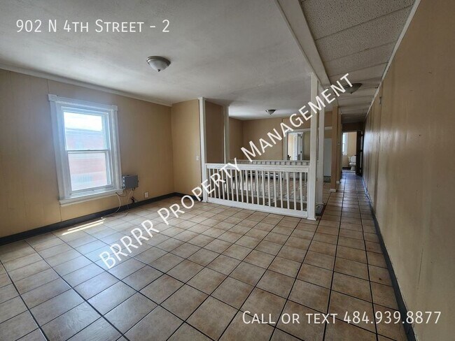 Building Photo - 902 N 4th St