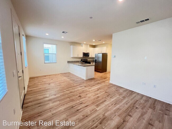 Building Photo - 3 br, 2.5 bath House - 4148 Sitio Cielo