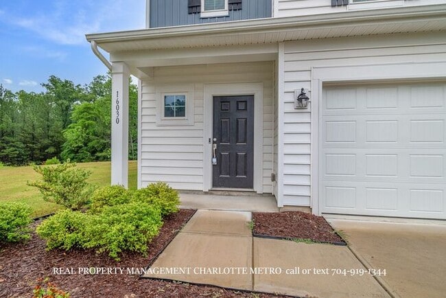 Building Photo - Stunning 4-BR Home on Wooded Cul-De-Sac Lot in Brightwater – Minutes from Rivergate!