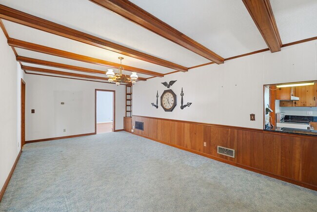 Foto del edificio - 2218 N Douglas St