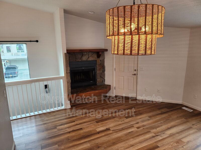 8000 Queen Victoria Dr, Anchorage, AK 99518 Townhome Rentals in